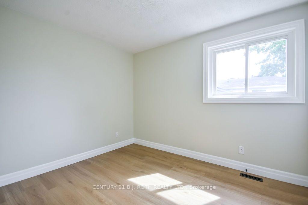 Photo 19 of 118 Marshall Street, Barrie, Allandale Heights — HOMEH
