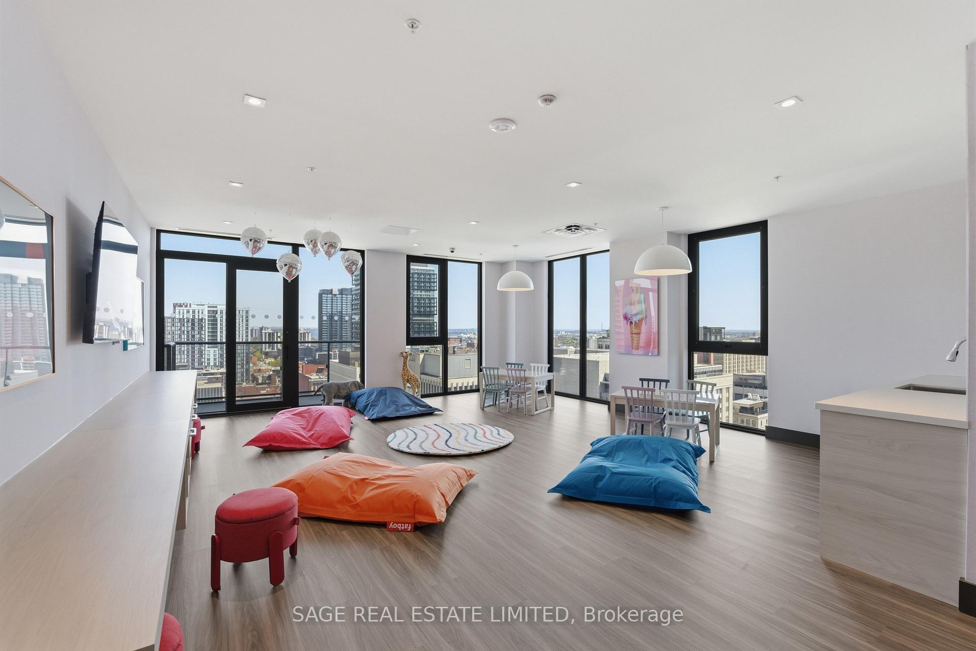Photo 38 of Unit 1404, 75 James Street S, Hamilton, Corktown — HOMEH