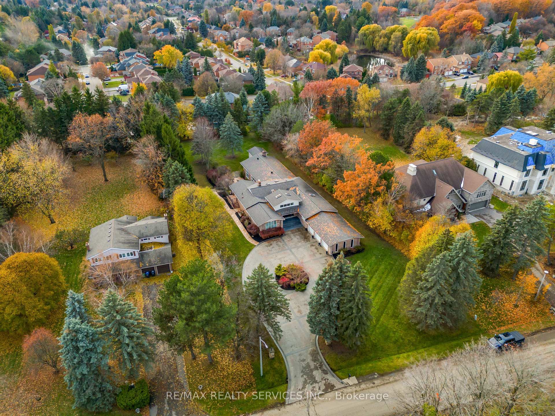 Photo 5 of 546 Conservation Drive, Brampton, Snelgrove — HOMEH