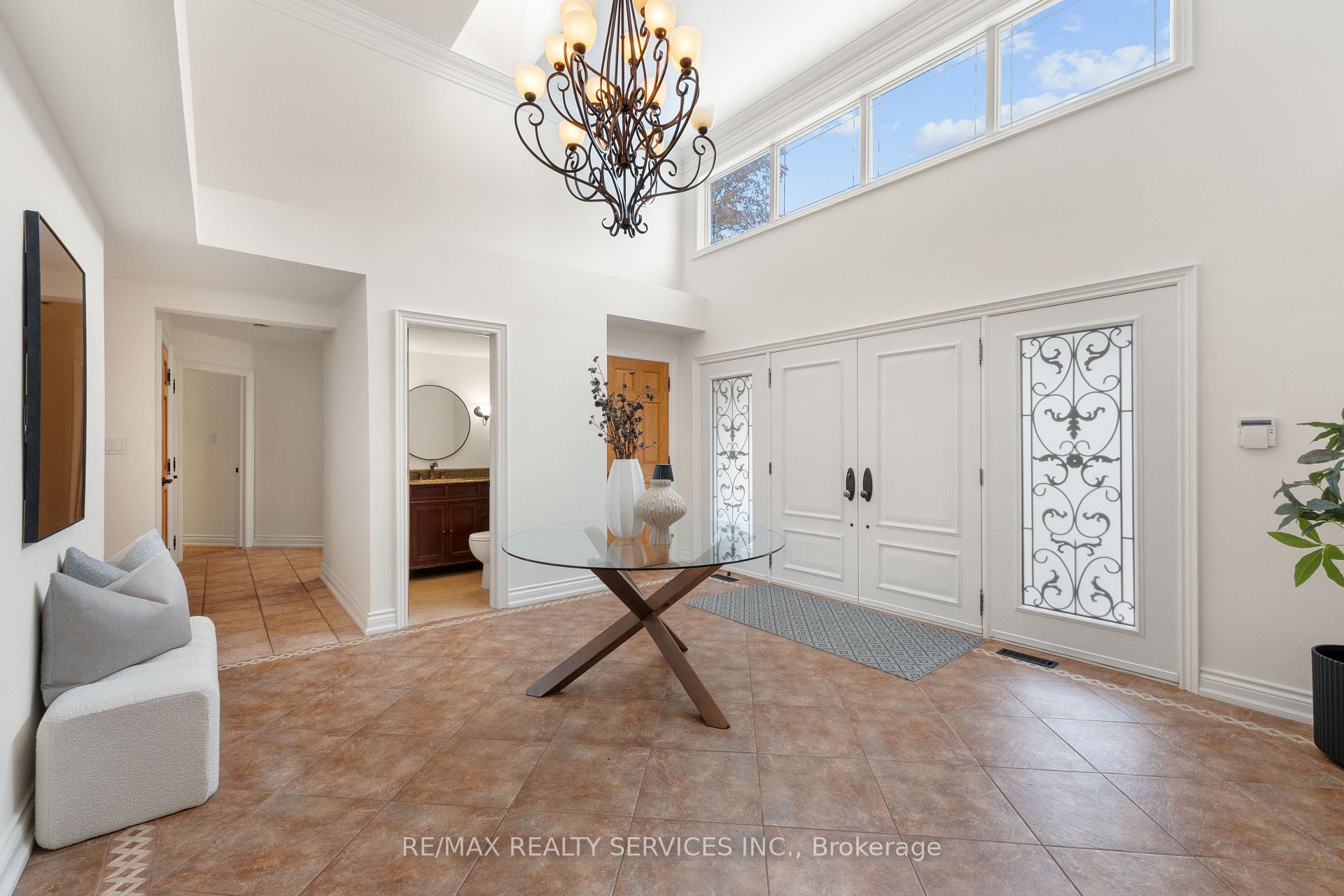 Photo 7 of 546 Conservation Drive, Brampton, Snelgrove — HOMEH