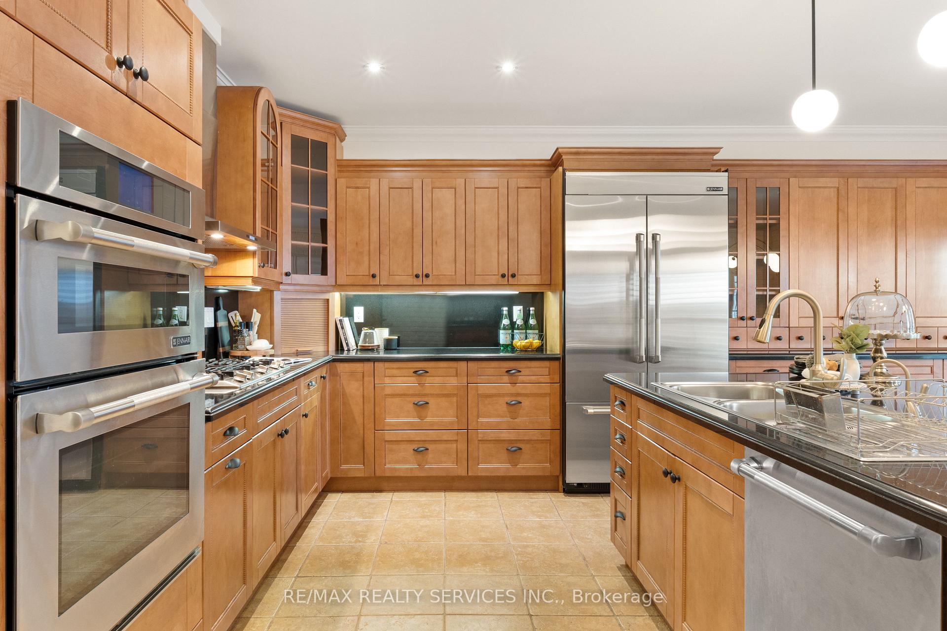 Photo 14 of 546 Conservation Drive, Brampton, Snelgrove — HOMEH