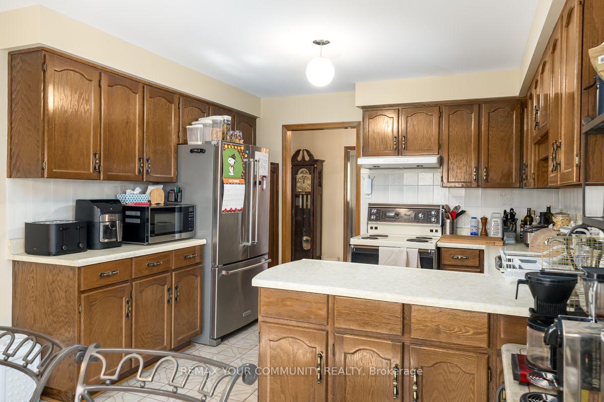 Photo 10 of 55 Thistle Ridge Drive, Vaughan, East Woodbridge — HOMEH