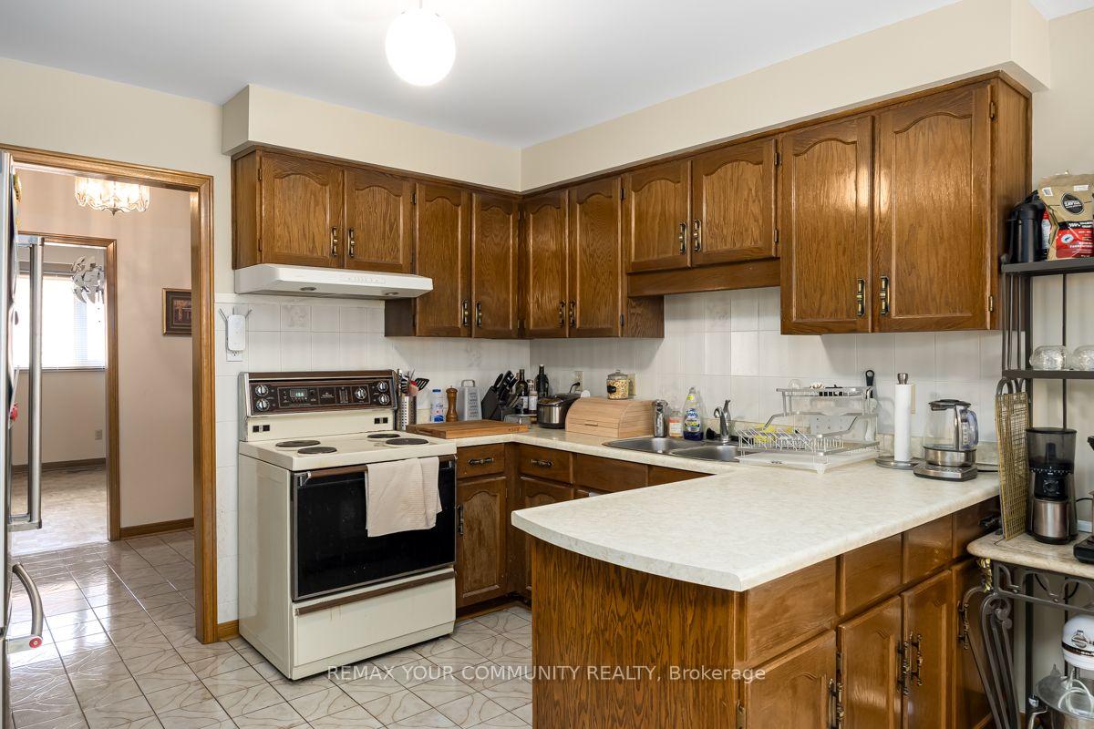 Photo 11 of 55 Thistle Ridge Drive, Vaughan, East Woodbridge — HOMEH