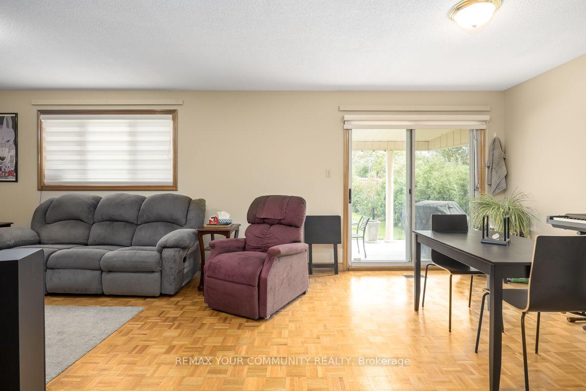 Photo 13 of 55 Thistle Ridge Drive, Vaughan, East Woodbridge — HOMEH