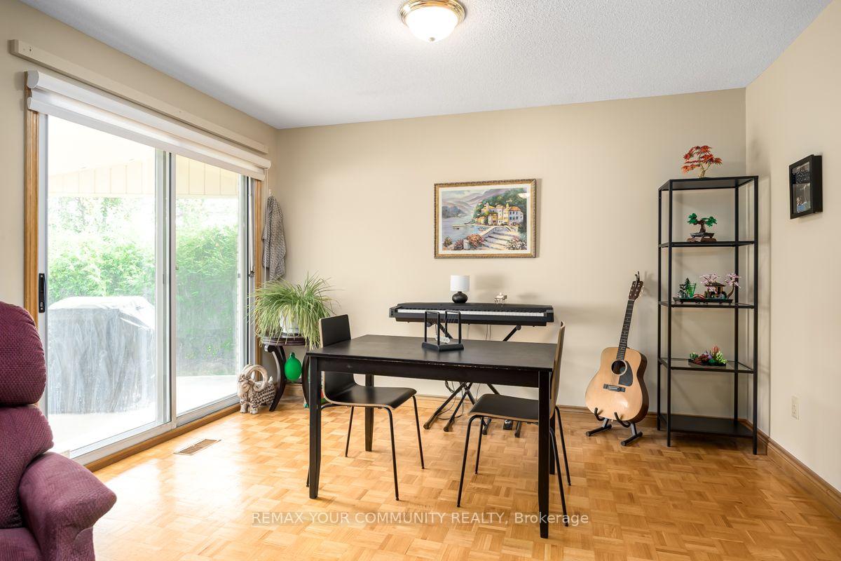 Photo 14 of 55 Thistle Ridge Drive, Vaughan, East Woodbridge — HOMEH