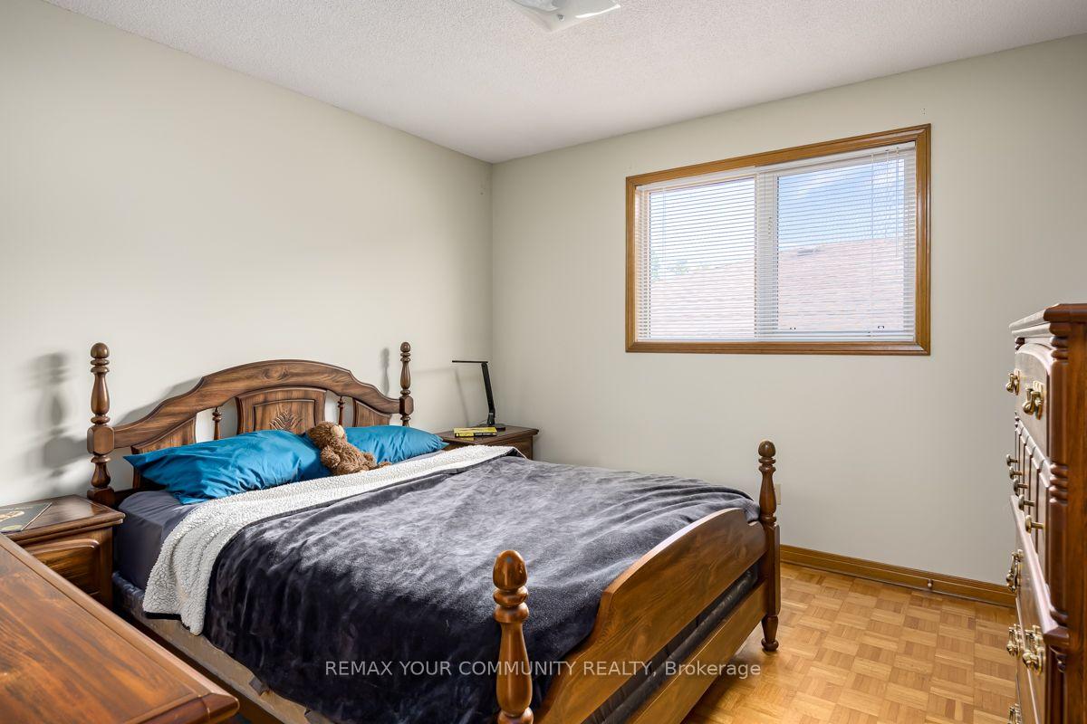 Photo 18 of 55 Thistle Ridge Drive, Vaughan, East Woodbridge — HOMEH