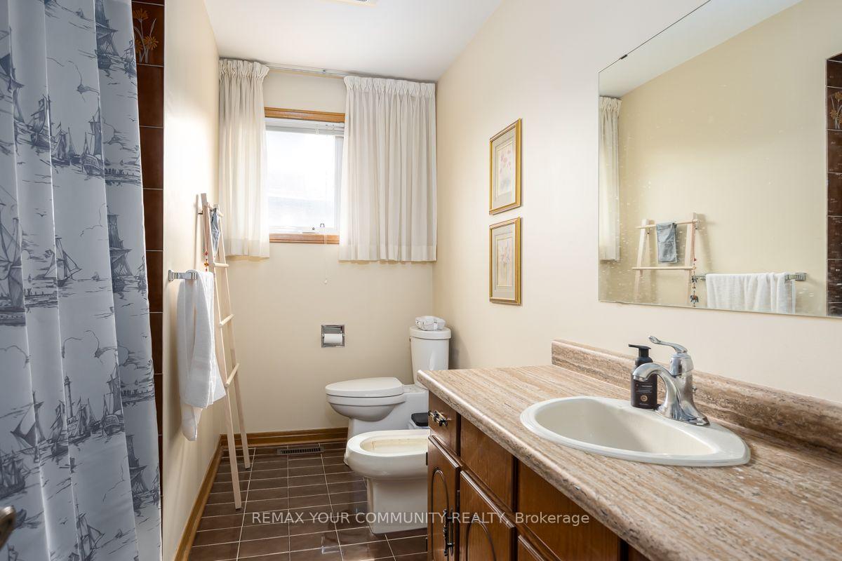 Photo 21 of 55 Thistle Ridge Drive, Vaughan, East Woodbridge — HOMEH