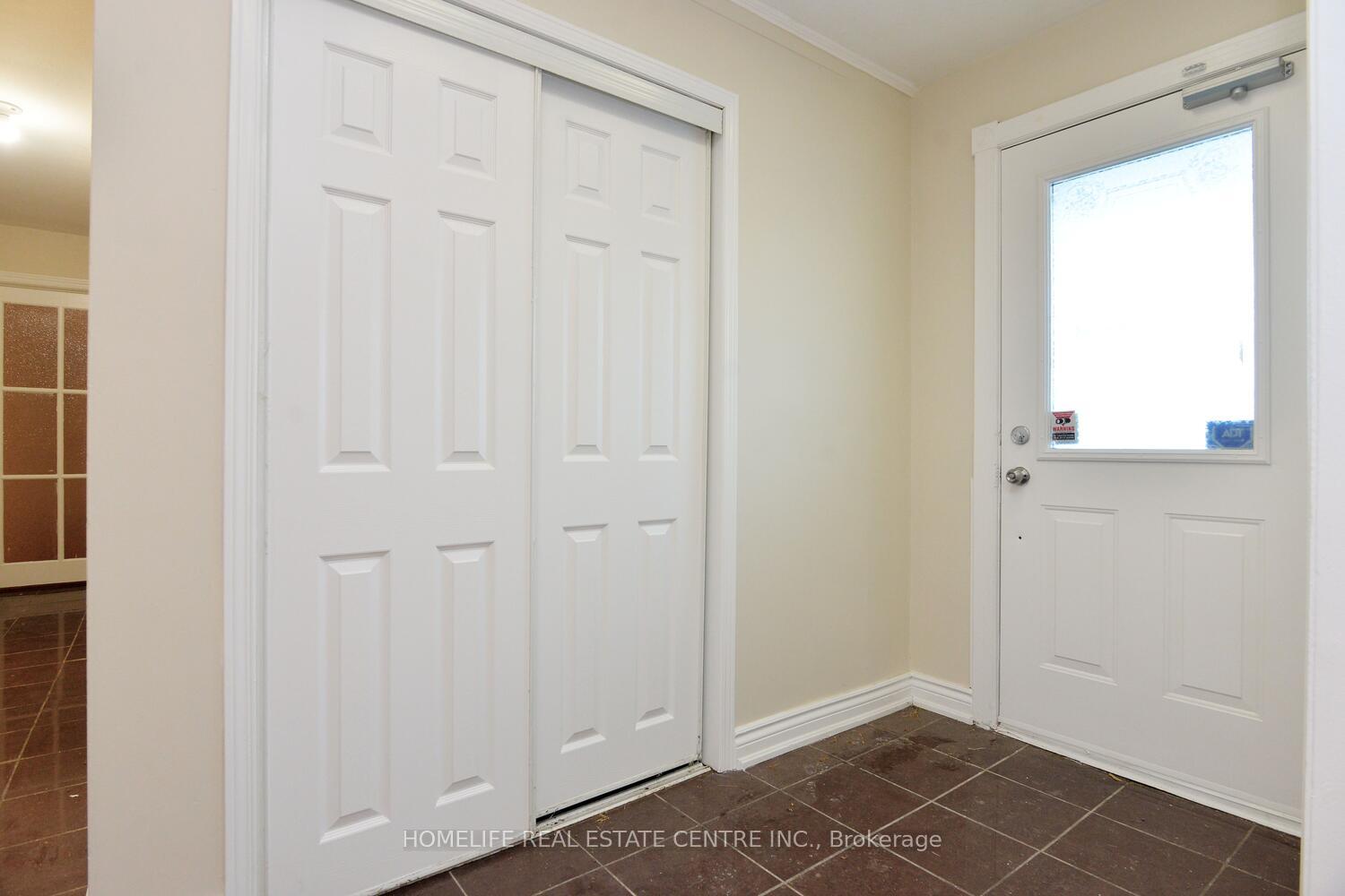 Photo 5 of 1741 Countryside Drive, Brampton, Sandringham-Wellington — HOMEH