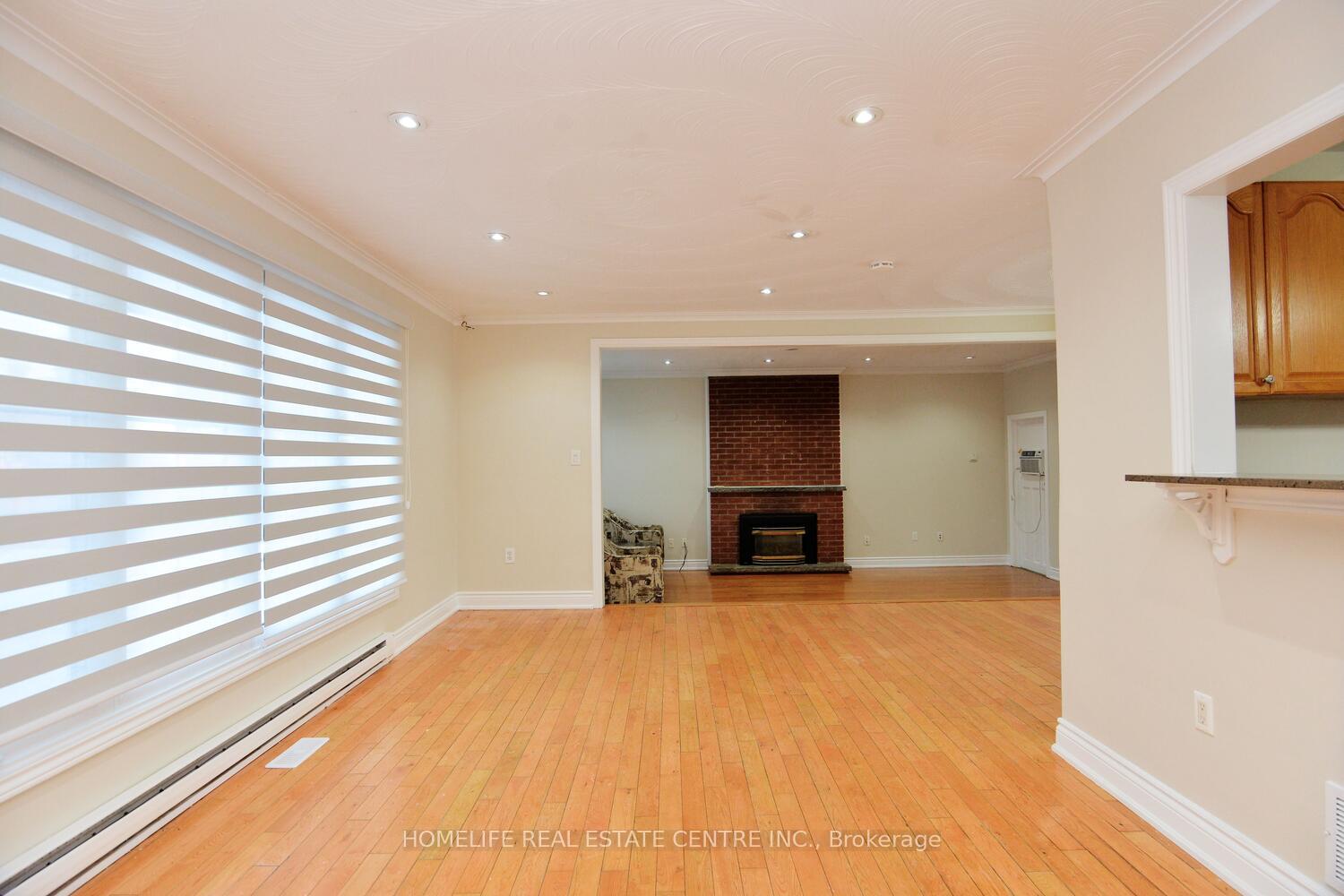 Photo 6 of 1741 Countryside Drive, Brampton, Sandringham-Wellington — HOMEH