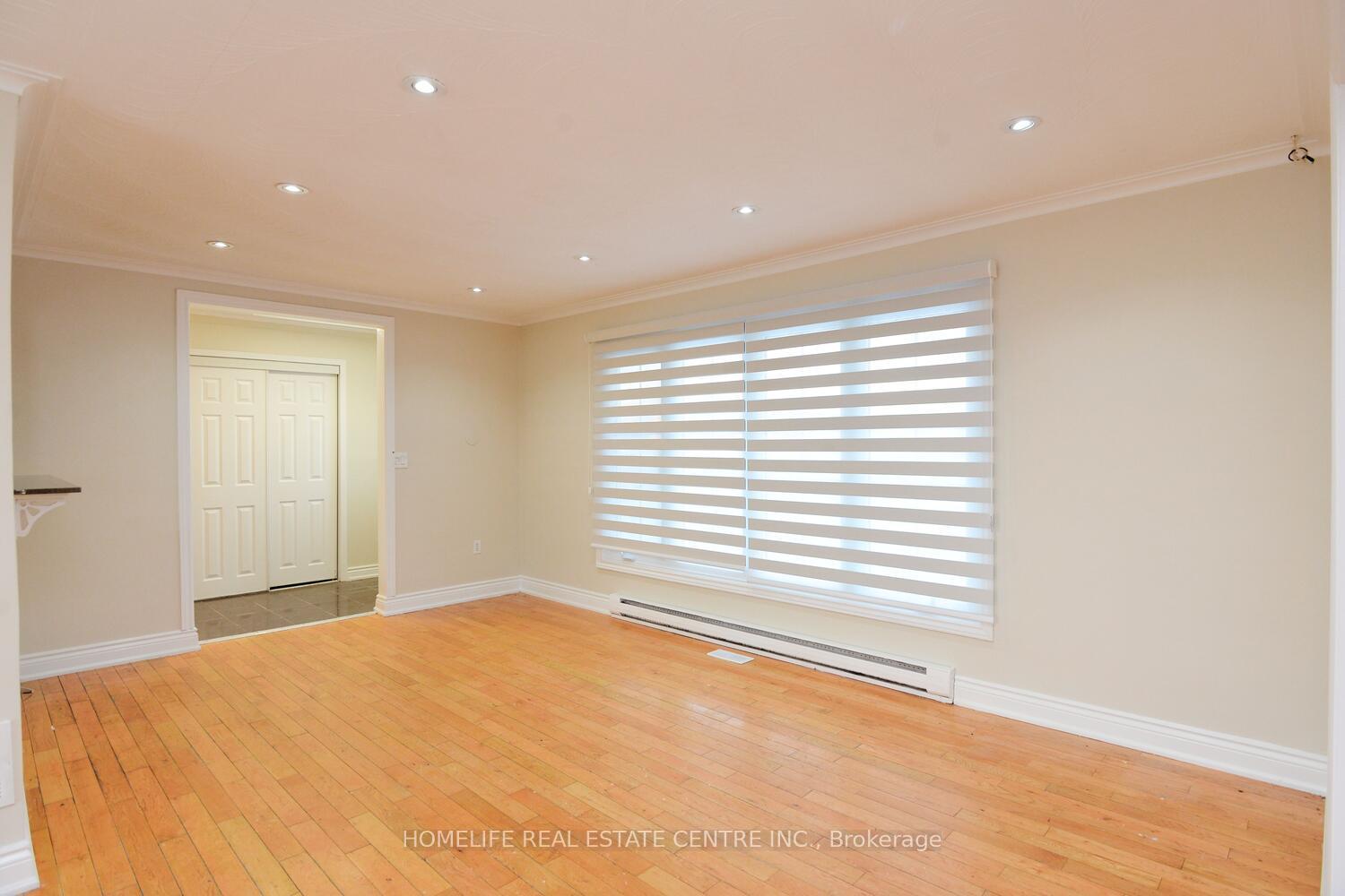 Photo 7 of 1741 Countryside Drive, Brampton, Sandringham-Wellington — HOMEH