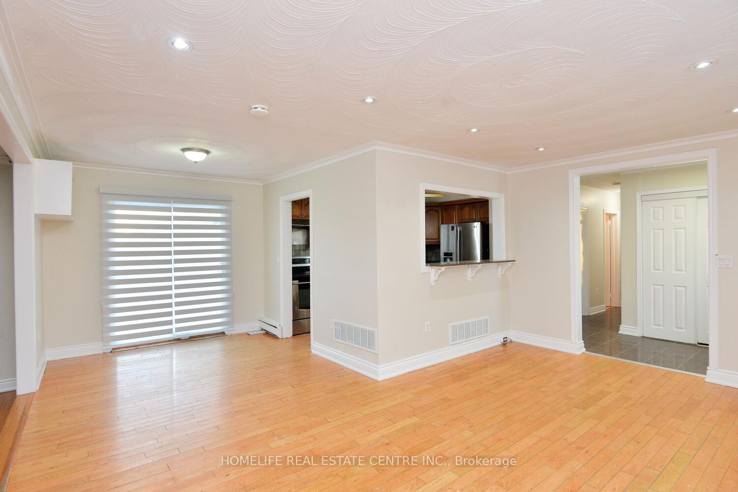 Photo 8 of 1741 Countryside Drive, Brampton, Sandringham-Wellington — HOMEH