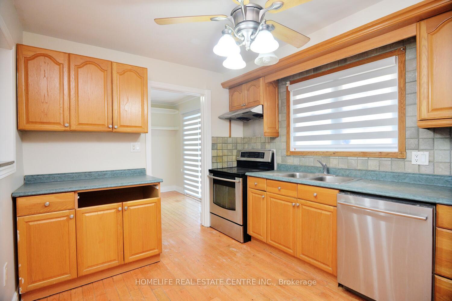 Photo 11 of 1741 Countryside Drive, Brampton, Sandringham-Wellington — HOMEH