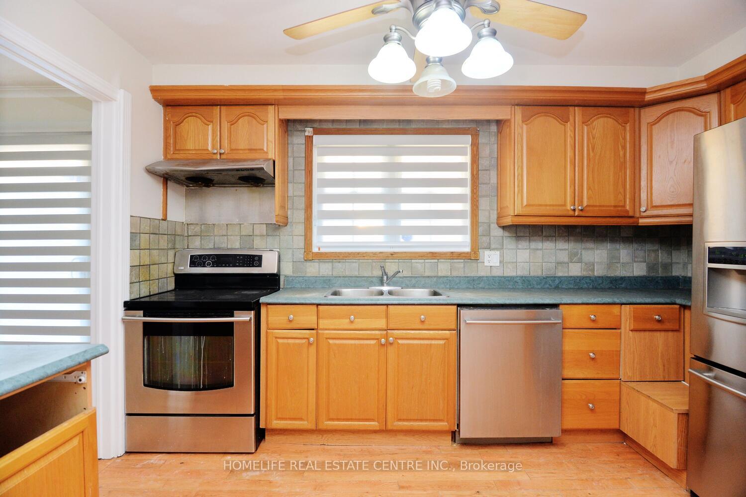 Photo 12 of 1741 Countryside Drive, Brampton, Sandringham-Wellington — HOMEH