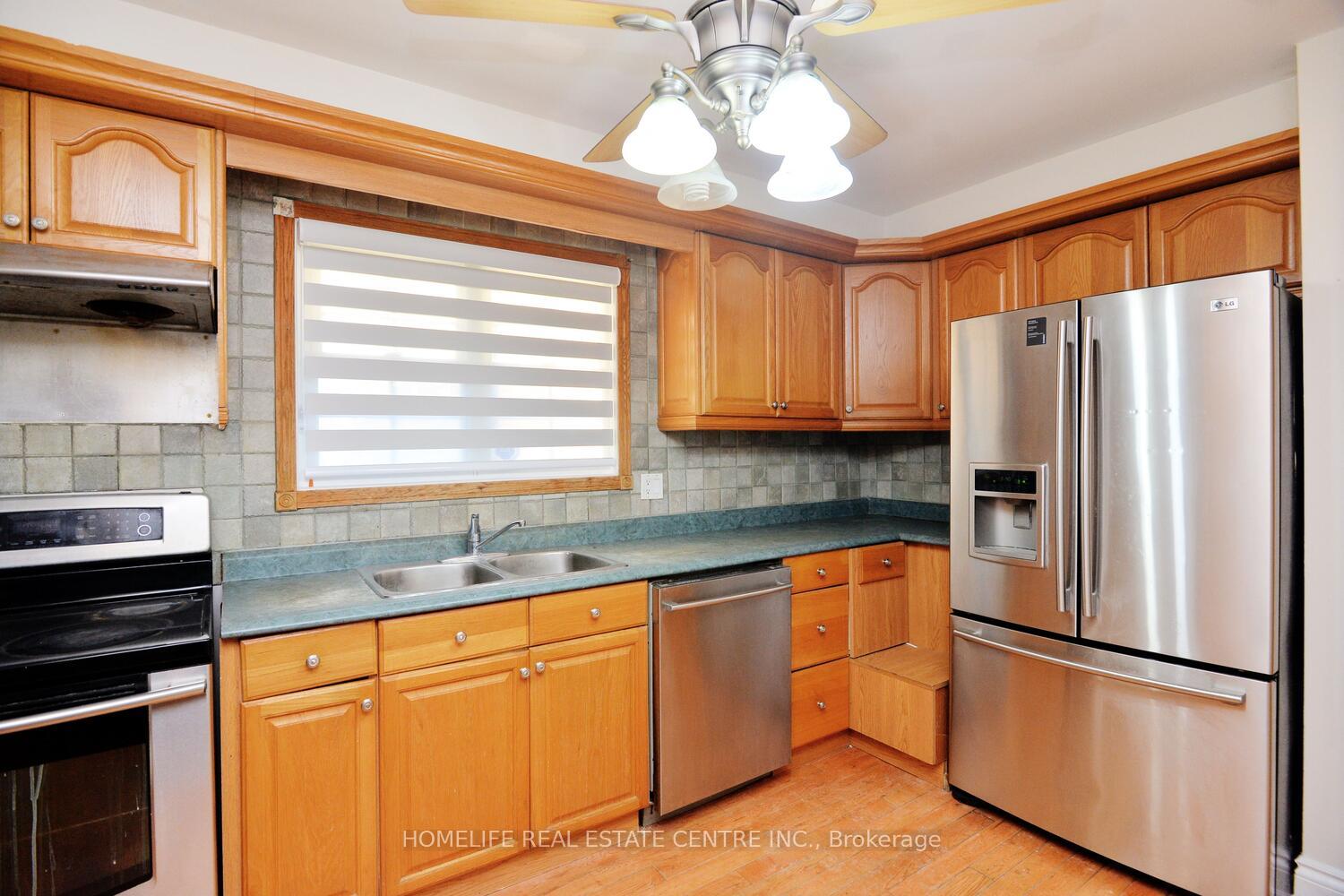 Photo 13 of 1741 Countryside Drive, Brampton, Sandringham-Wellington — HOMEH