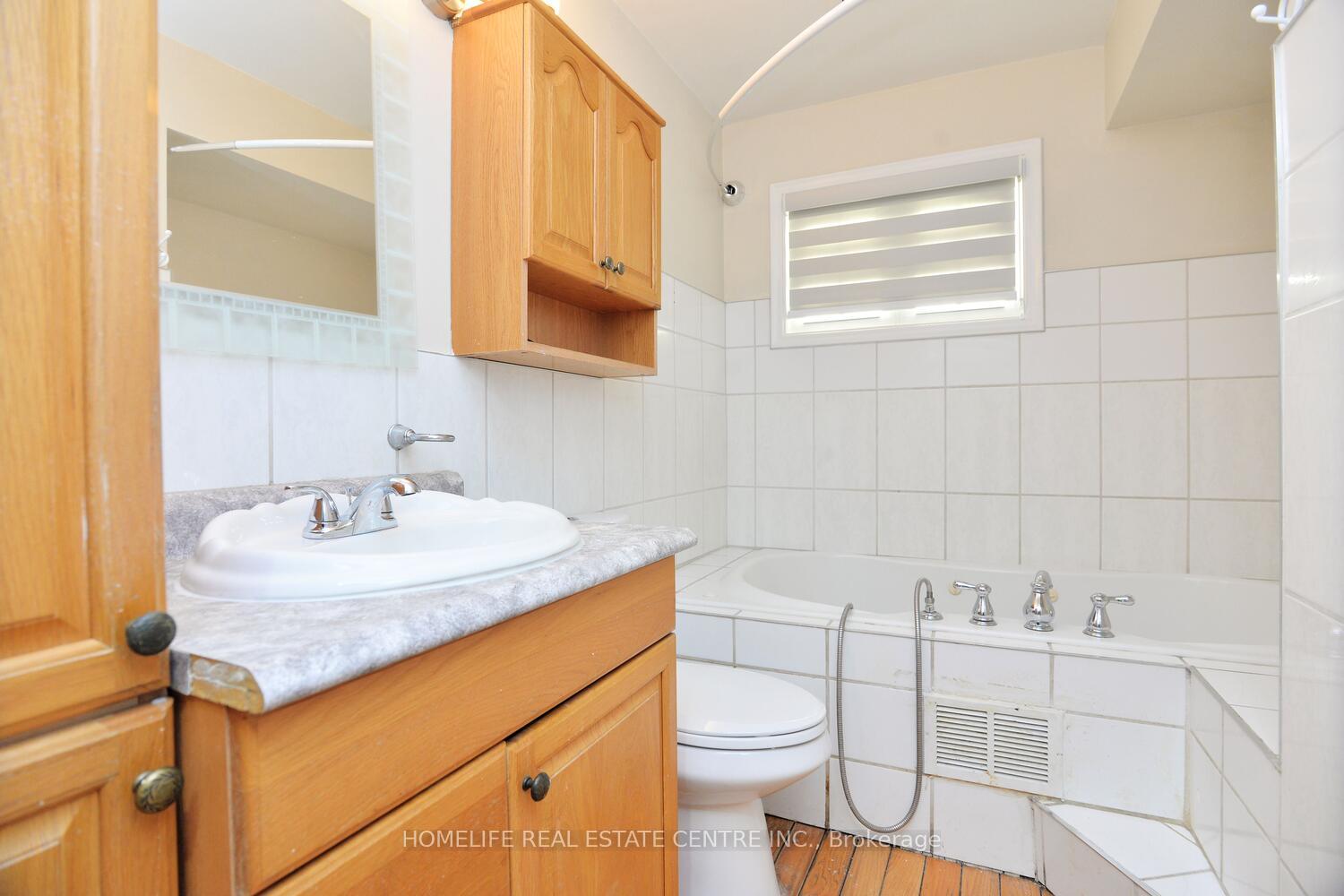 Photo 24 of 1741 Countryside Drive, Brampton, Sandringham-Wellington — HOMEH