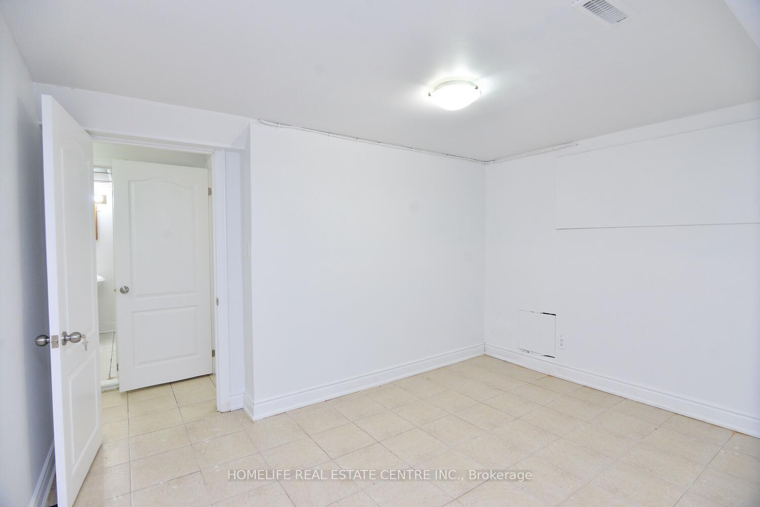 Photo 30 of 1741 Countryside Drive, Brampton, Sandringham-Wellington — HOMEH
