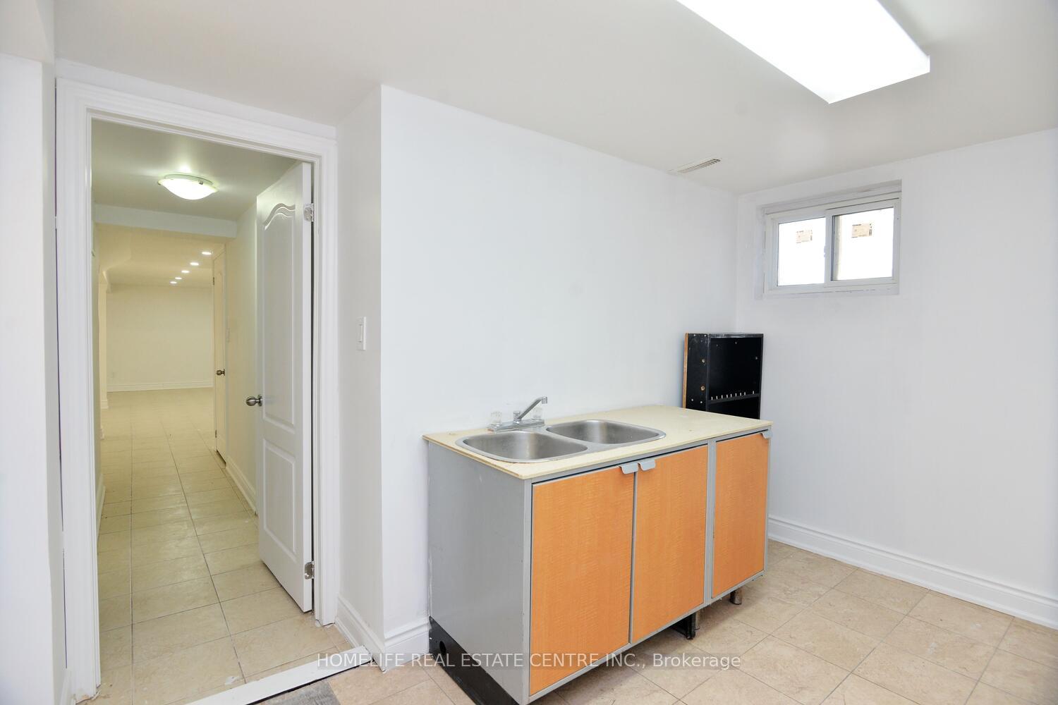 Photo 33 of 1741 Countryside Drive, Brampton, Sandringham-Wellington — HOMEH
