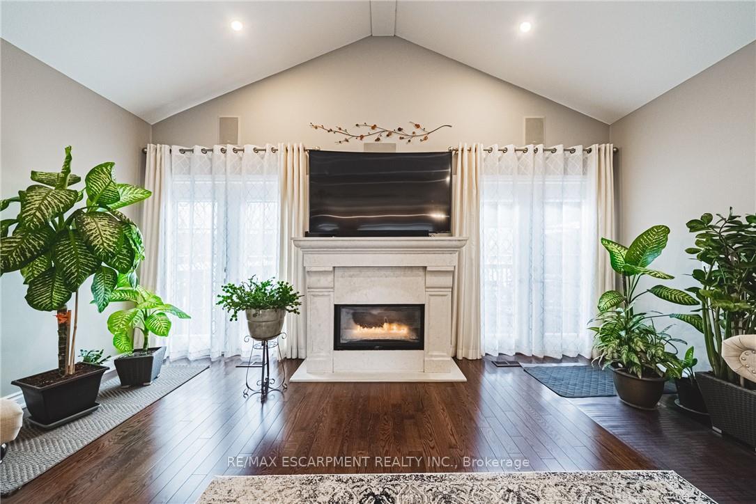 Photo 18 of 137 Pinehill Drive, Hamilton, Rural Glanbrook — HOMEH