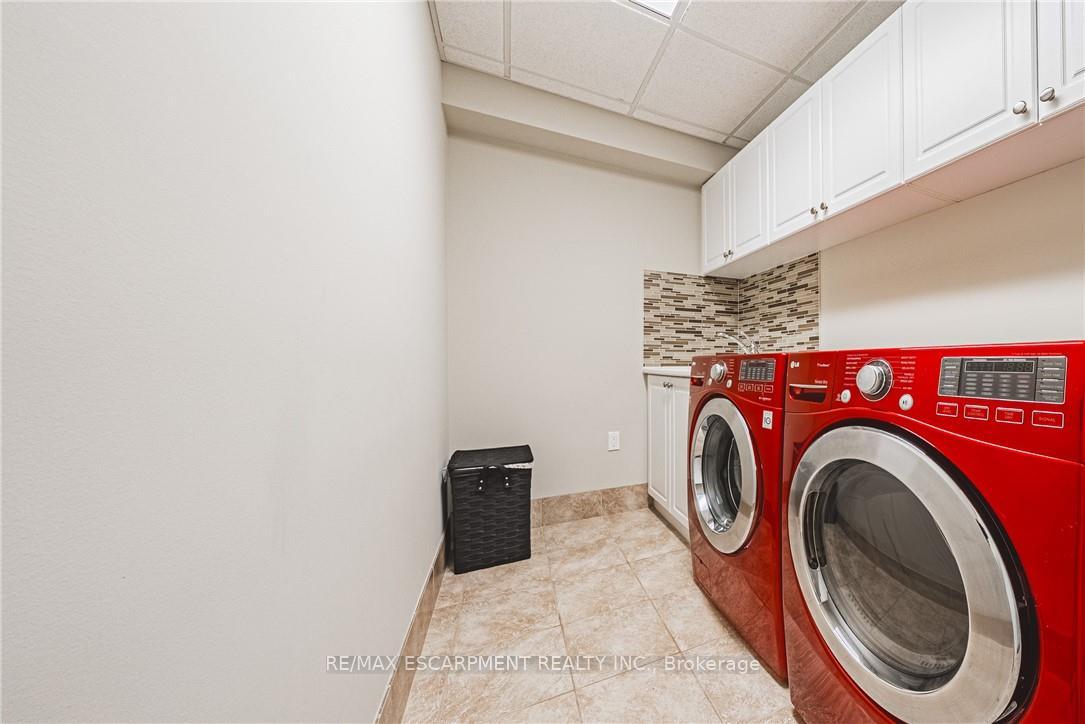 Photo 26 of 137 Pinehill Drive, Hamilton, Rural Glanbrook — HOMEH