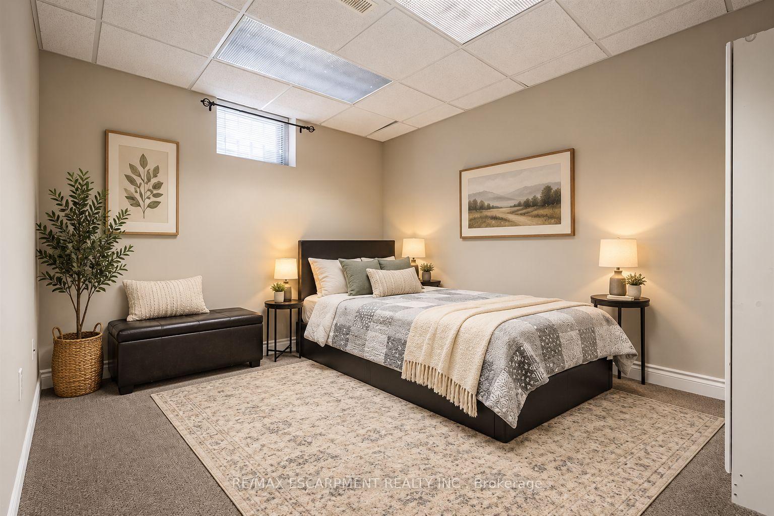 Photo 33 of 137 Pinehill Drive, Hamilton, Rural Glanbrook — HOMEH
