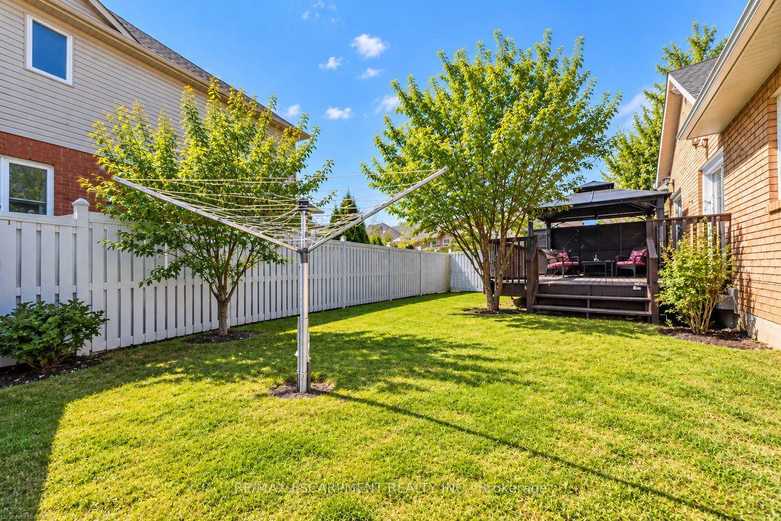 Photo 38 of 137 Pinehill Drive, Hamilton, Rural Glanbrook — HOMEH
