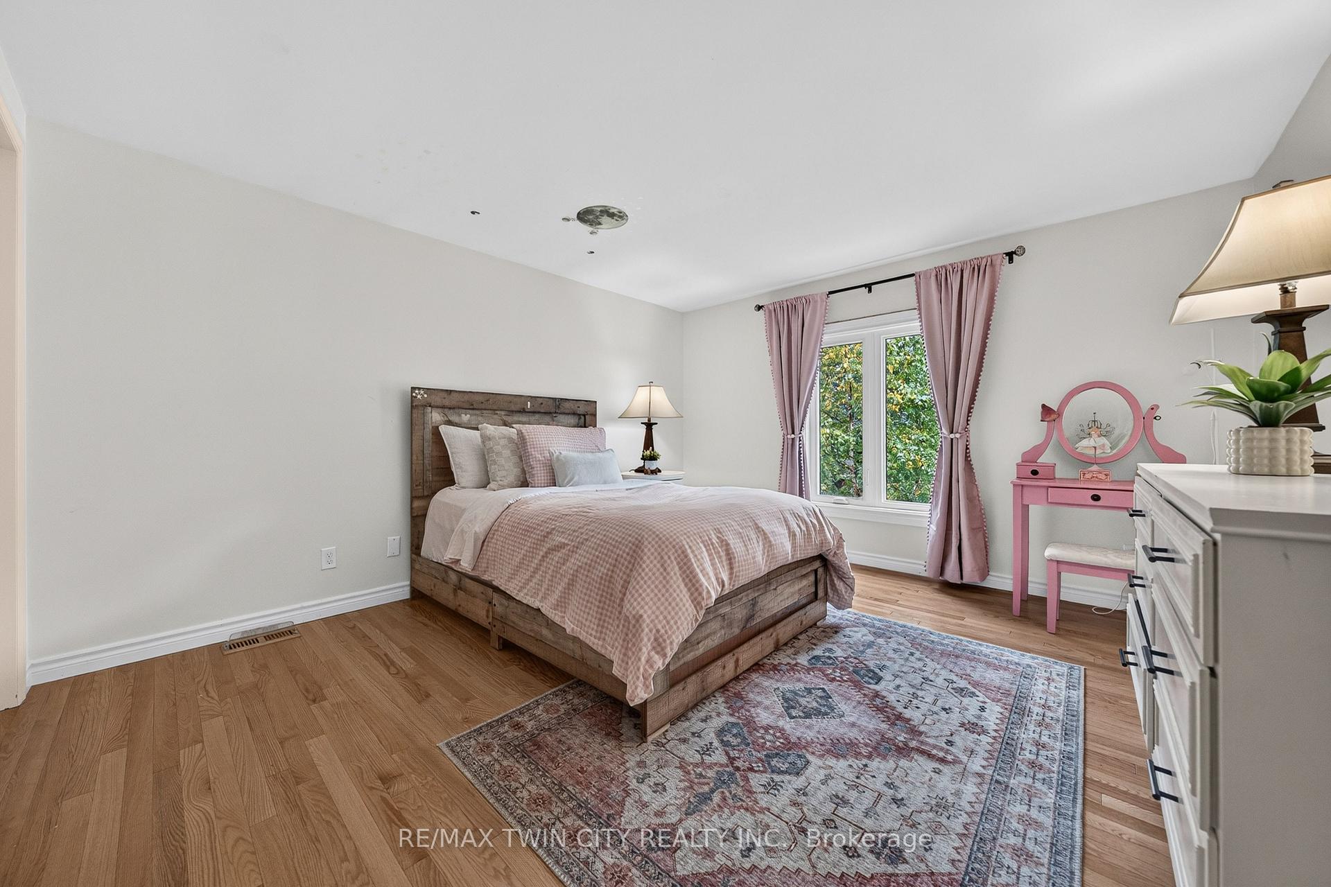 Photo 33 of 114 Frederick Banting Place, Waterloo, Upper Beechwood — HOMEH