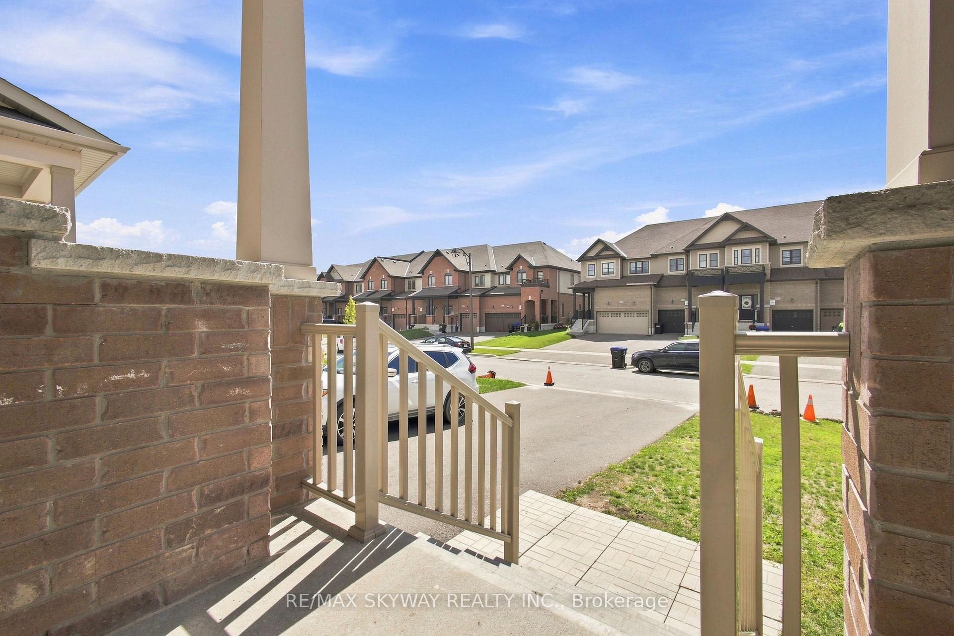 Photo 8 of 60 Lorne Thomas Place, New Tecumseth, Rural New Tecumseth — HOMEH