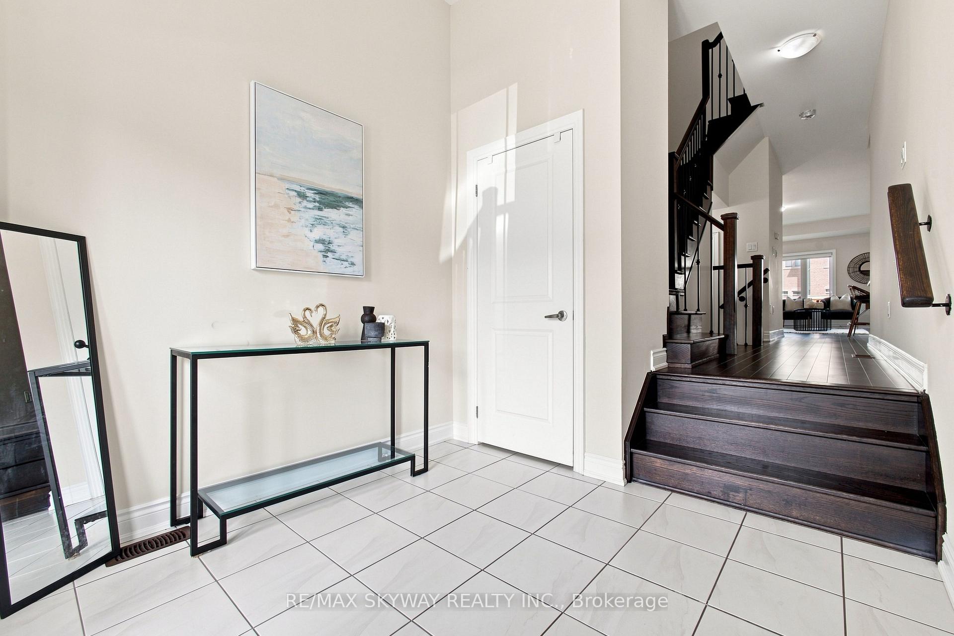 Photo 10 of 60 Lorne Thomas Place, New Tecumseth, Rural New Tecumseth — HOMEH