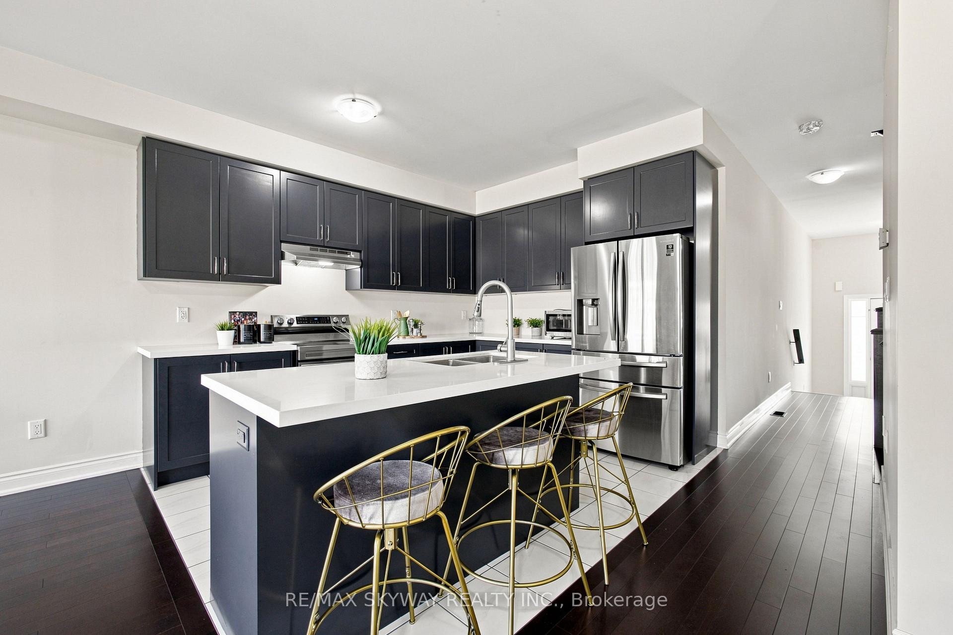 Photo 13 of 60 Lorne Thomas Place, New Tecumseth, Rural New Tecumseth — HOMEH