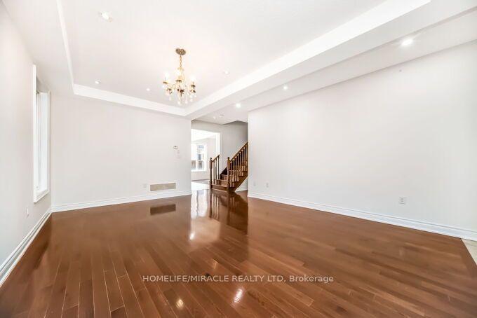 Photo 7 of 14 Bonnie Braes Drive, Brampton, Credit Valley — HOMEH