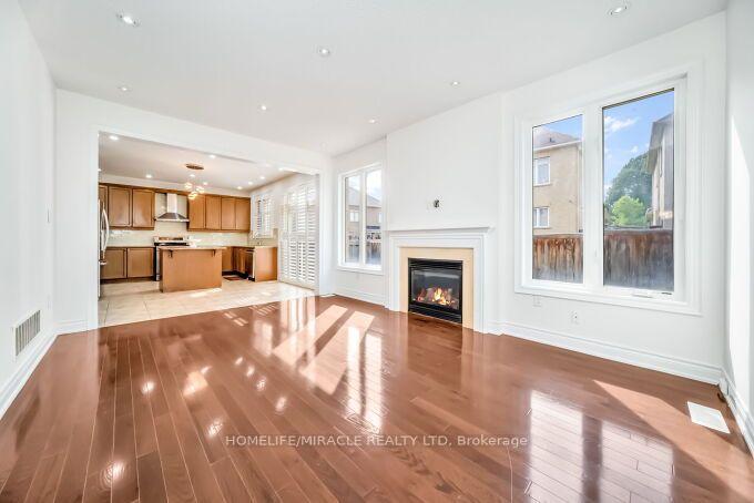Photo 10 of 14 Bonnie Braes Drive, Brampton, Credit Valley — HOMEH