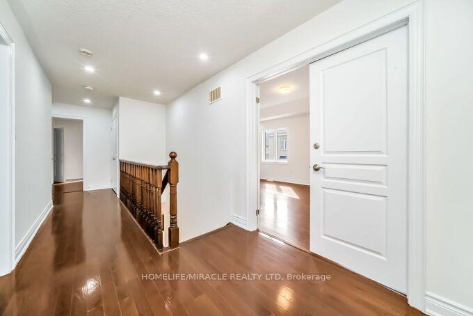 Photo 18 of 14 Bonnie Braes Drive, Brampton, Credit Valley — HOMEH