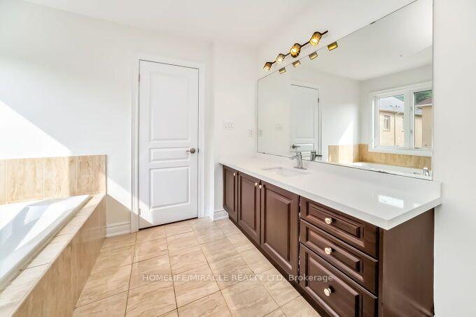 Photo 24 of 14 Bonnie Braes Drive, Brampton, Credit Valley — HOMEH