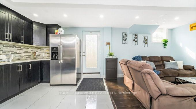 Photo 39 of 14 Bonnie Braes Drive, Brampton, Credit Valley — HOMEH