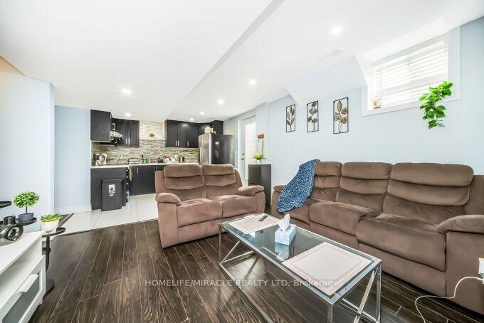 Photo 41 of 14 Bonnie Braes Drive, Brampton, Credit Valley — HOMEH