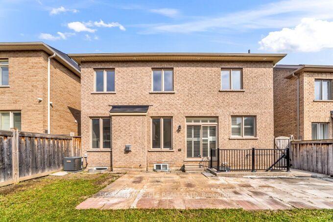 Photo 50 of 14 Bonnie Braes Drive, Brampton, Credit Valley — HOMEH