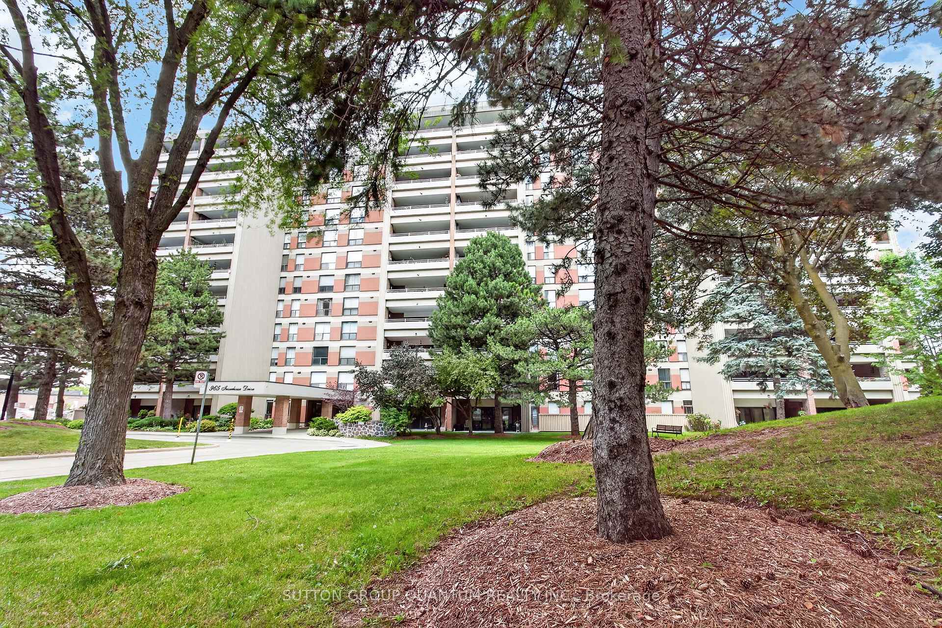 Front of Unit 504, 965 Inverhouse Drive