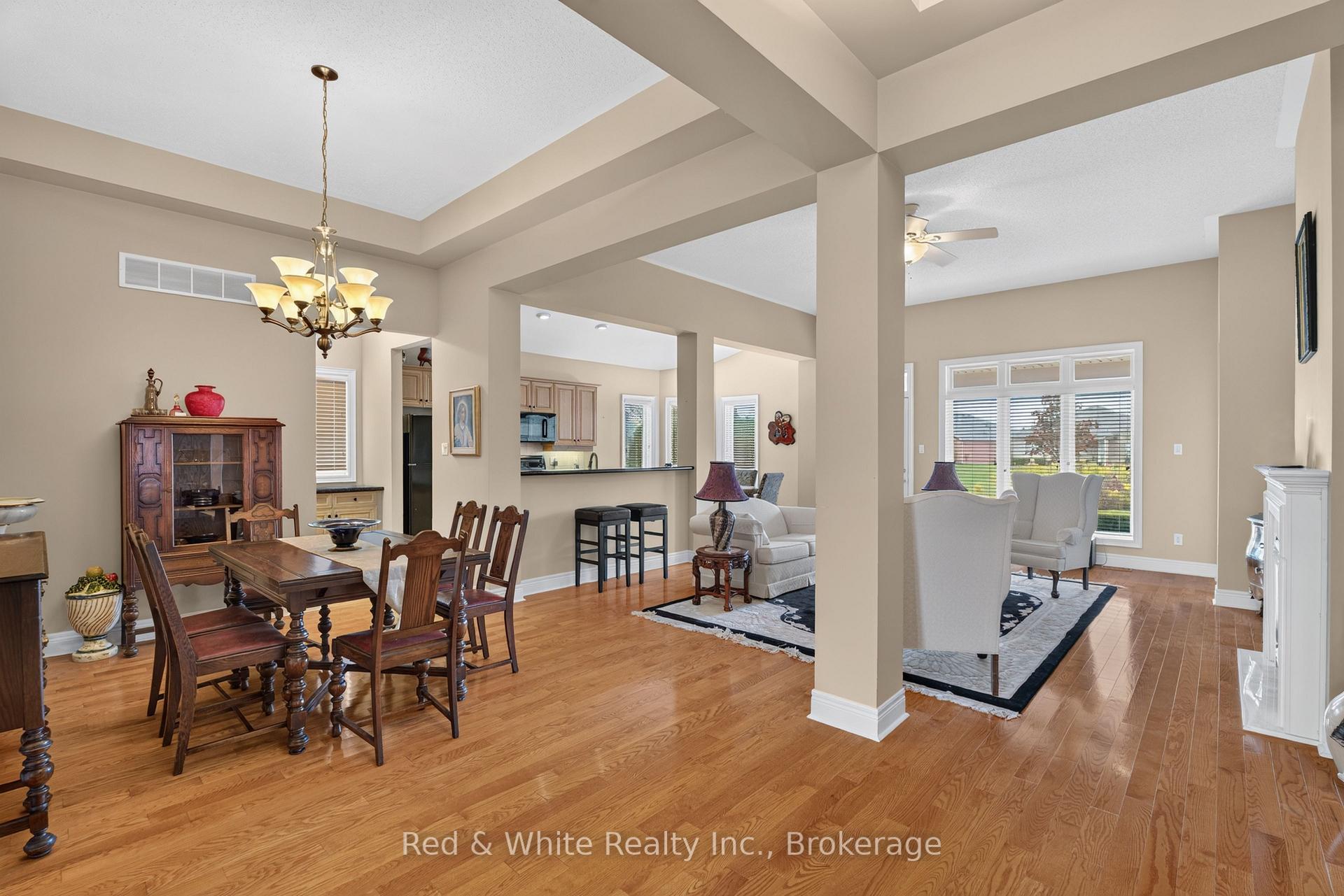 Photo 4 of Unit 25, 76 Mcdermott Trail, Whitchurch-Stouffville, Ballantrae — HOMEH