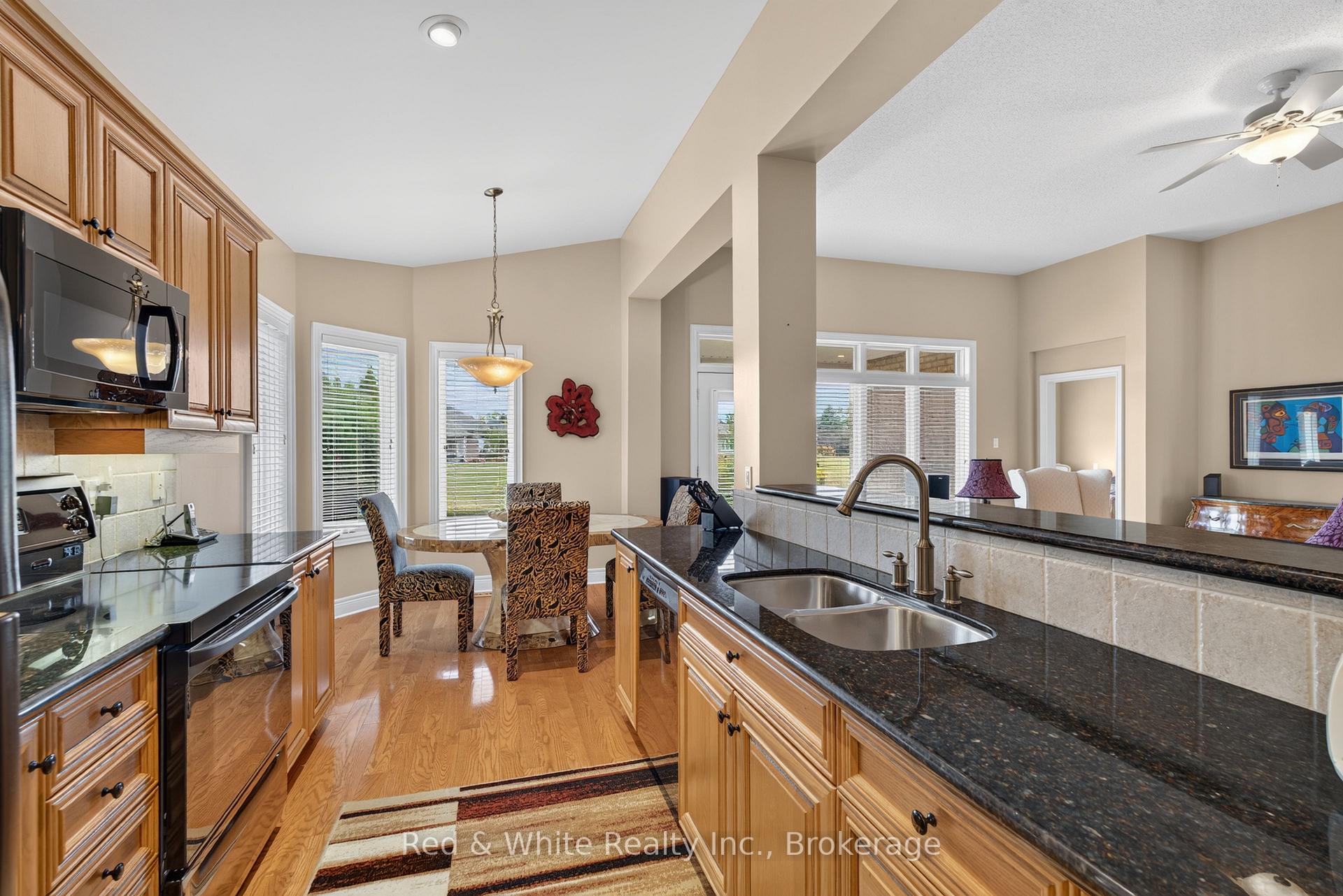 Photo 15 of Unit 25, 76 Mcdermott Trail, Whitchurch-Stouffville, Ballantrae — HOMEH