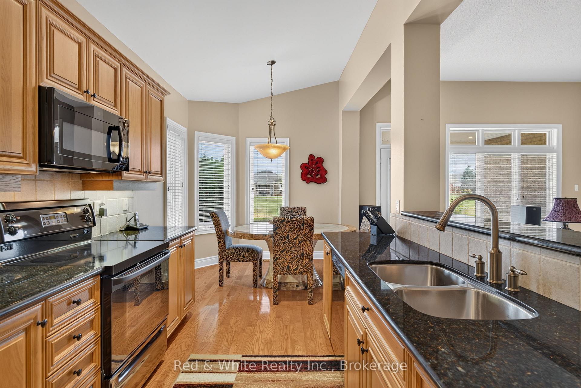 Photo 16 of Unit 25, 76 Mcdermott Trail, Whitchurch-Stouffville, Ballantrae — HOMEH