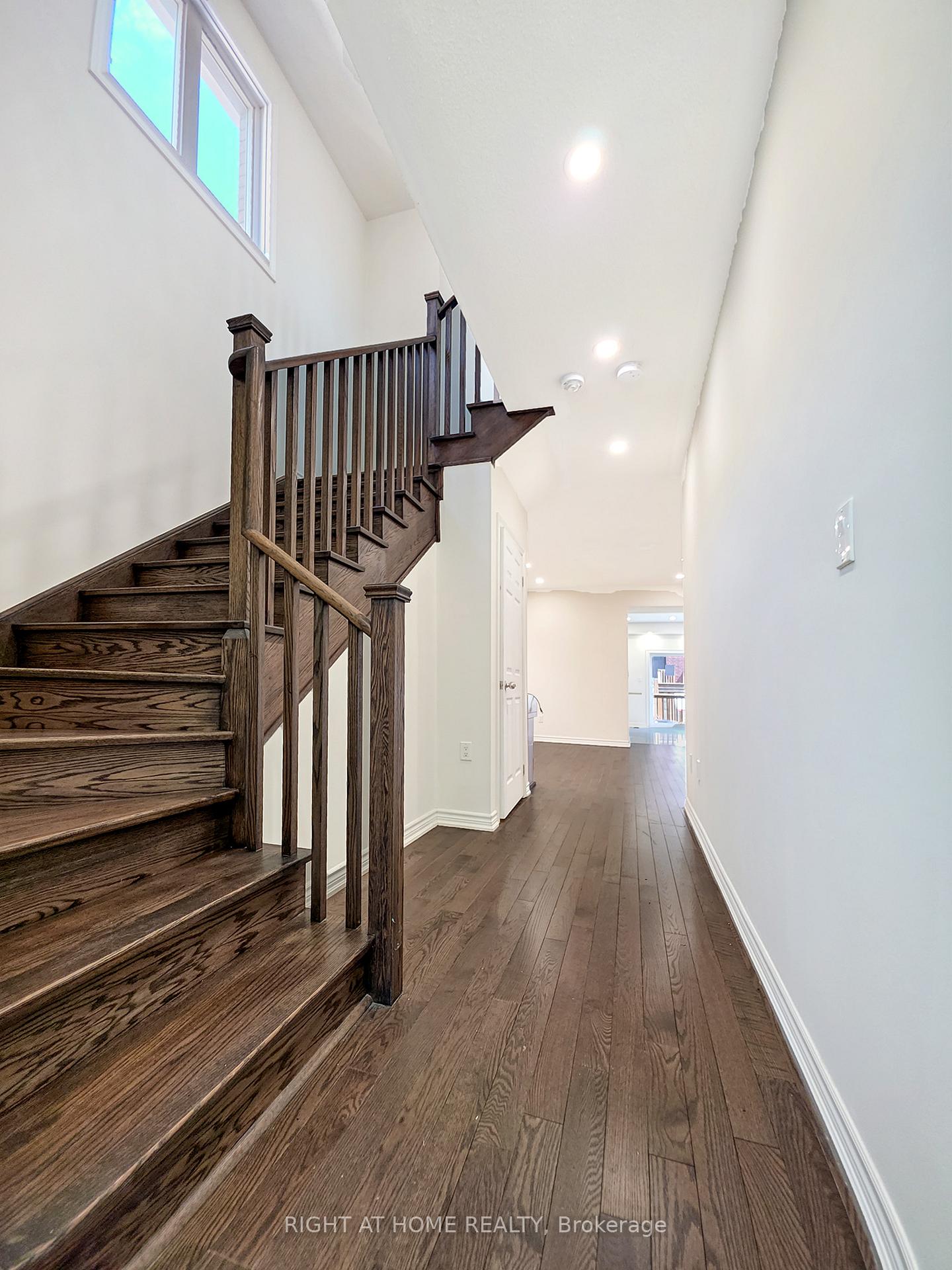 Photo 2 of 219 Fleetwood Drive, Oshawa, Eastdale — HOMEH
