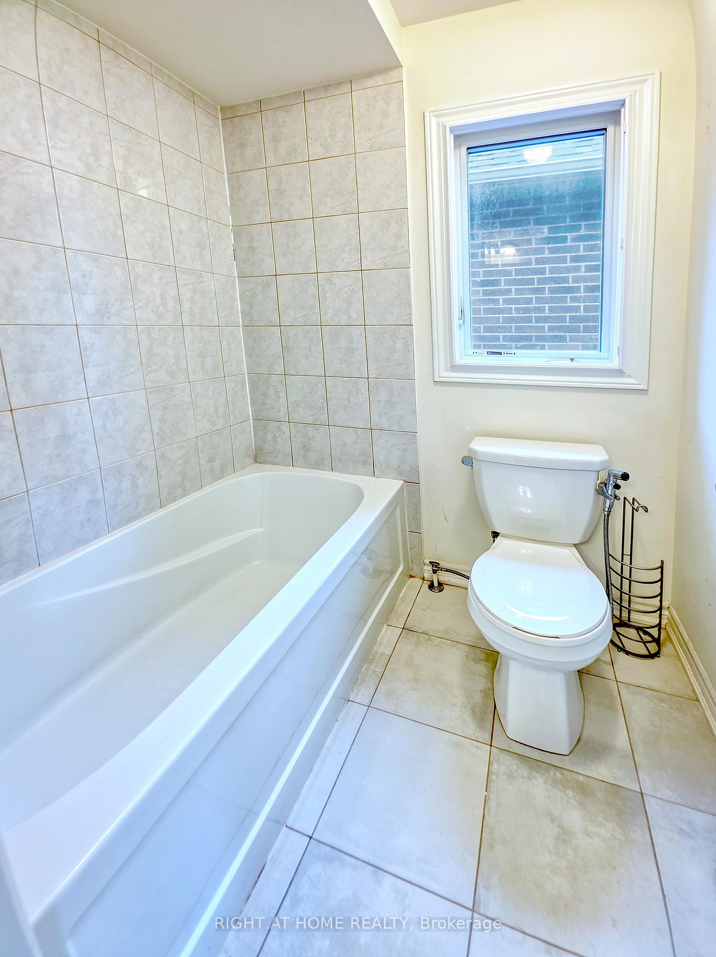 Photo 24 of 219 Fleetwood Drive, Oshawa, Eastdale — HOMEH