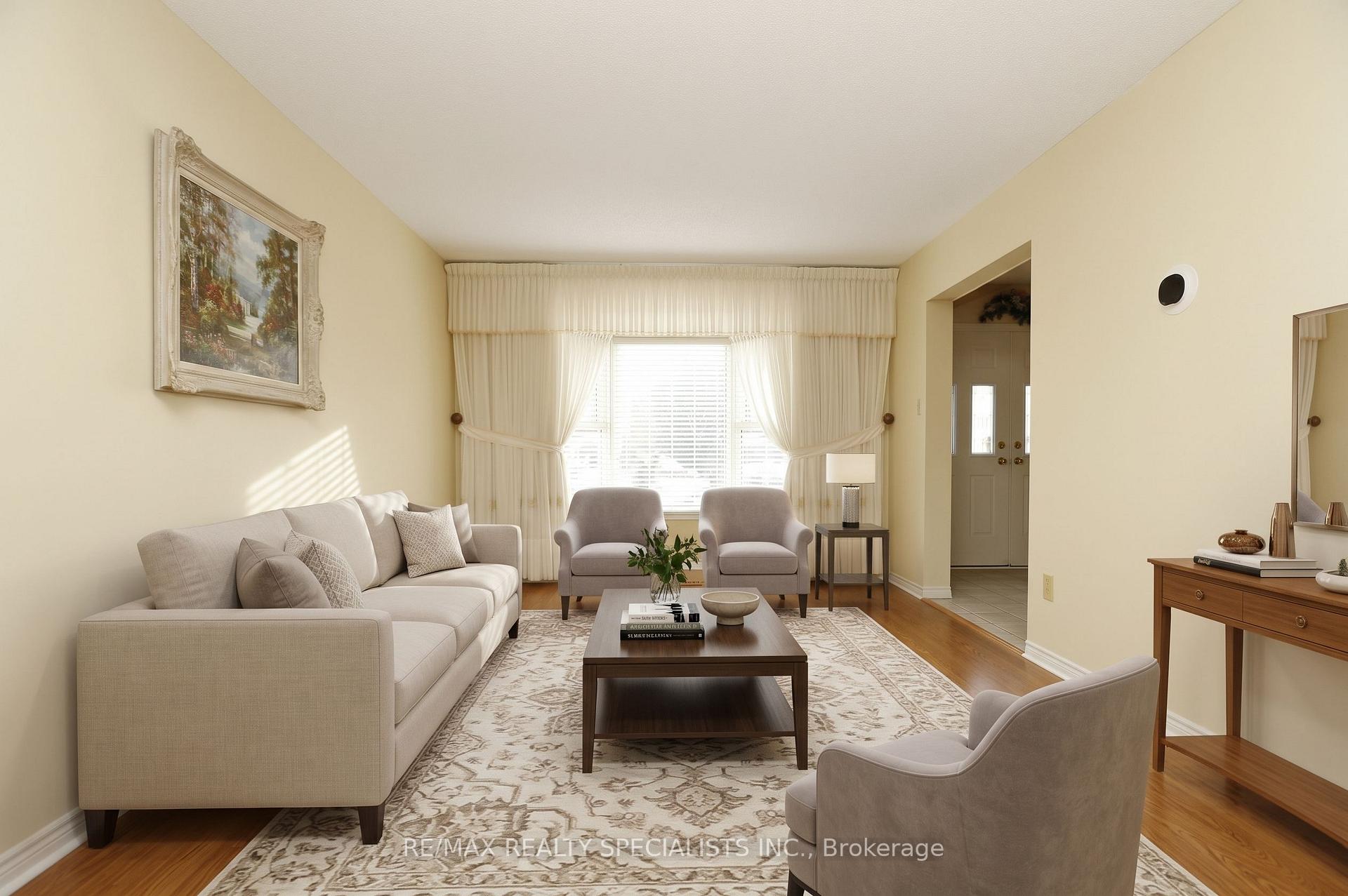 Photo 7 of 4 Mowat Court, Brampton, Heart Lake East — HOMEH