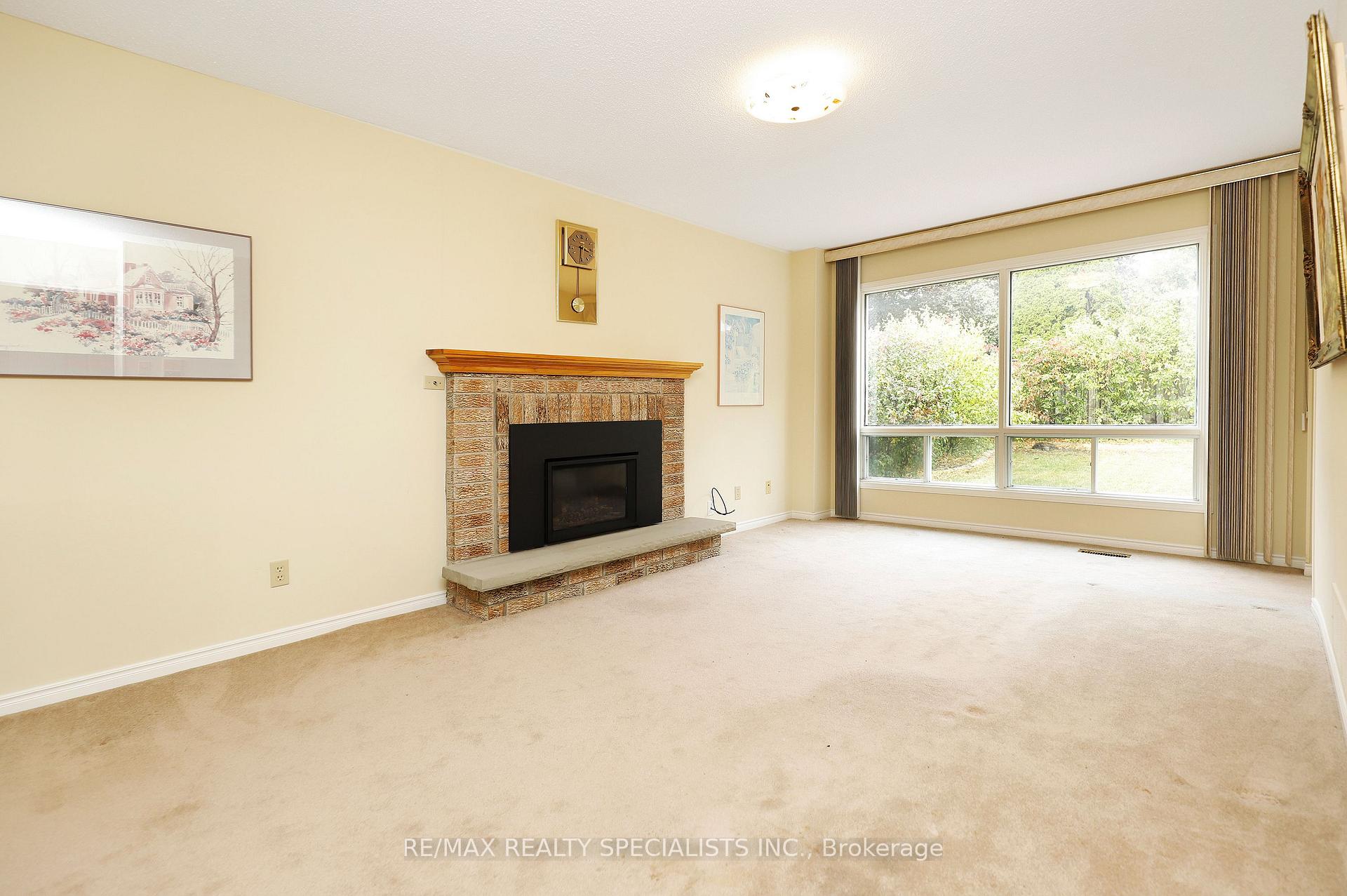 Photo 14 of 4 Mowat Court, Brampton, Heart Lake East — HOMEH