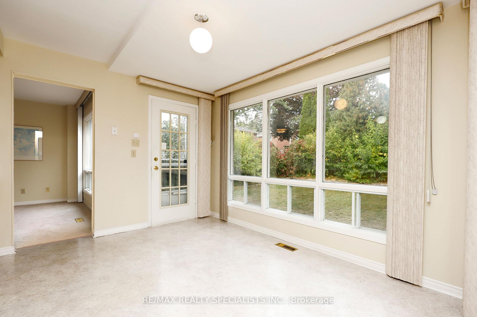 Photo 18 of 4 Mowat Court, Brampton, Heart Lake East — HOMEH