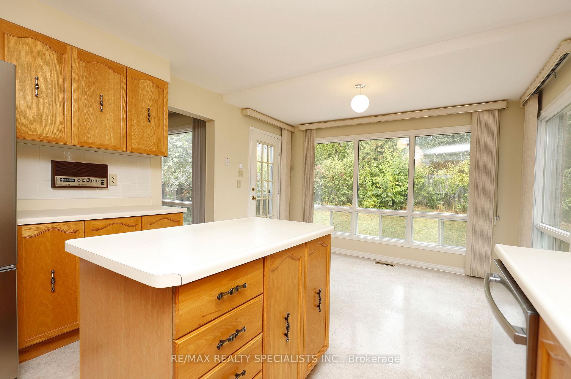 Photo 24 of 4 Mowat Court, Brampton, Heart Lake East — HOMEH