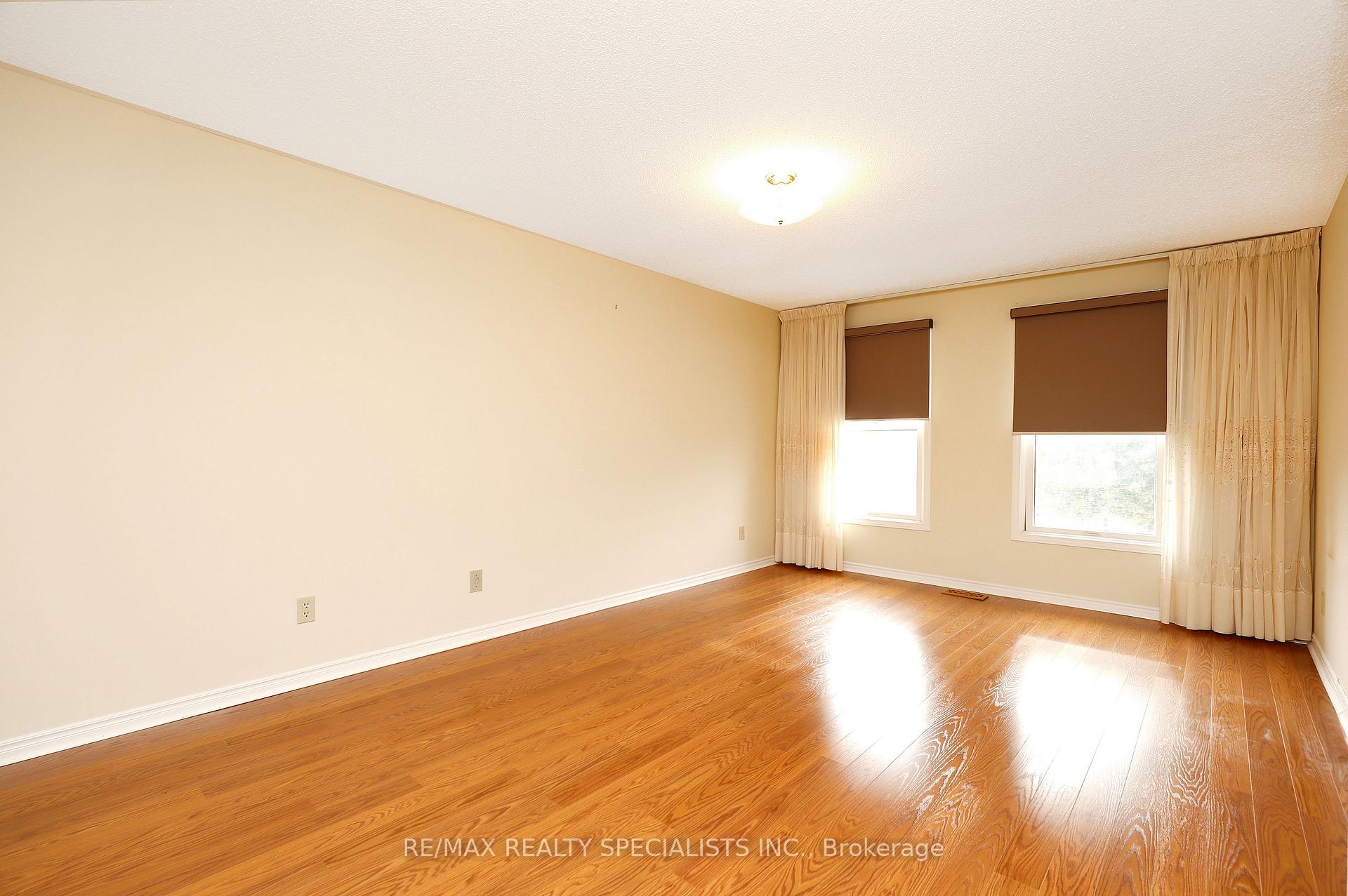 Photo 29 of 4 Mowat Court, Brampton, Heart Lake East — HOMEH