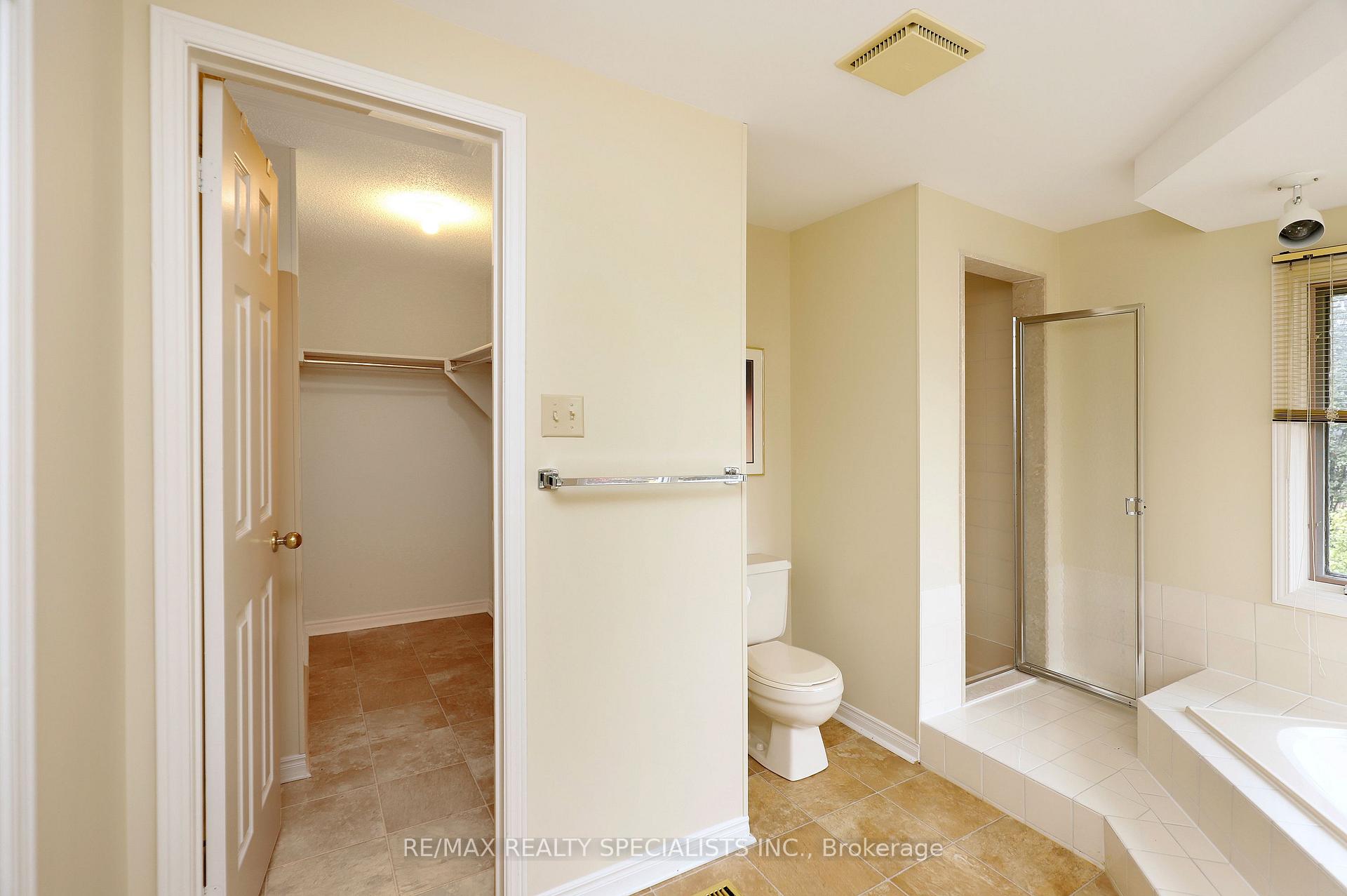 Photo 33 of 4 Mowat Court, Brampton, Heart Lake East — HOMEH