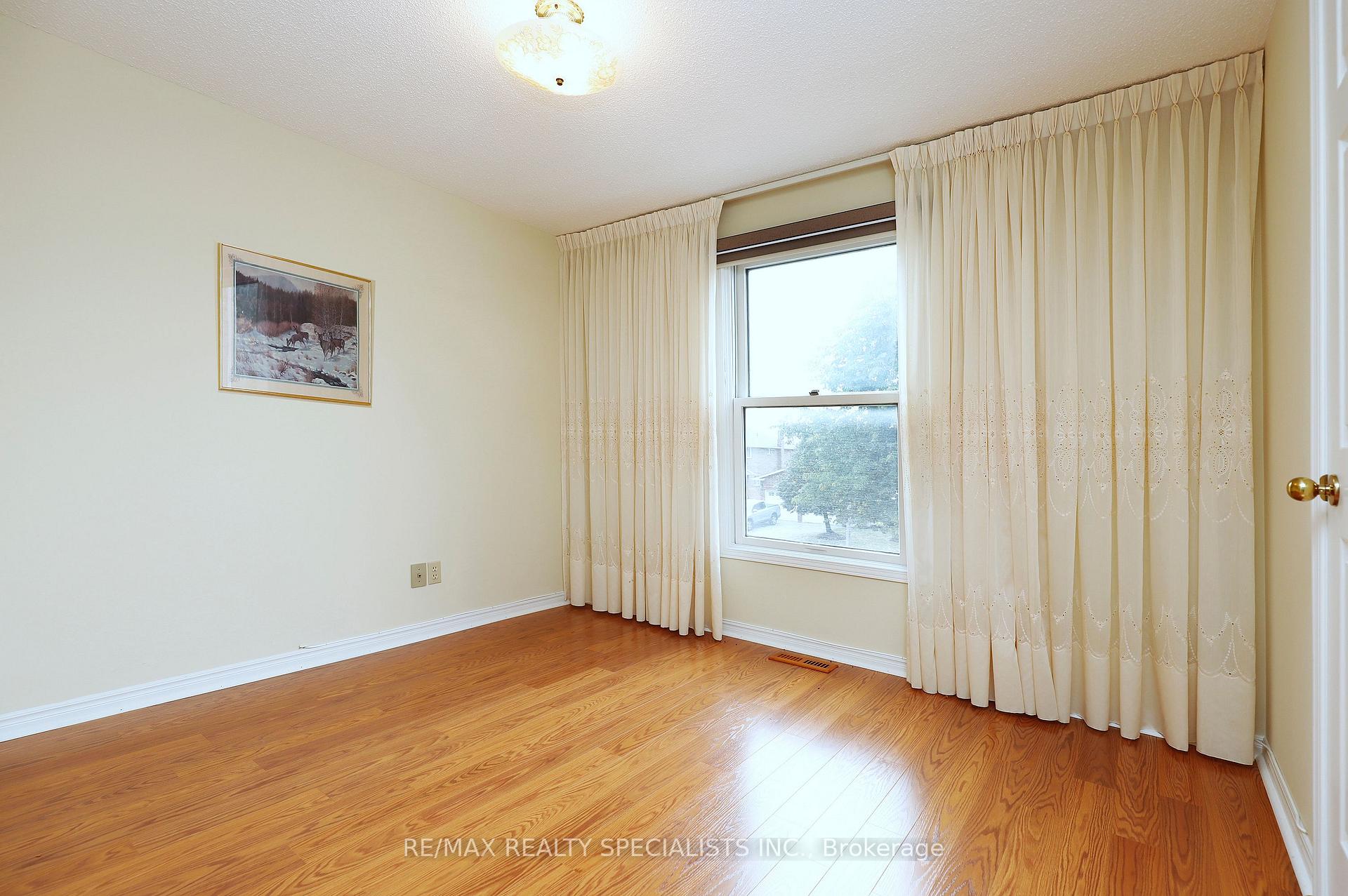 Photo 40 of 4 Mowat Court, Brampton, Heart Lake East — HOMEH