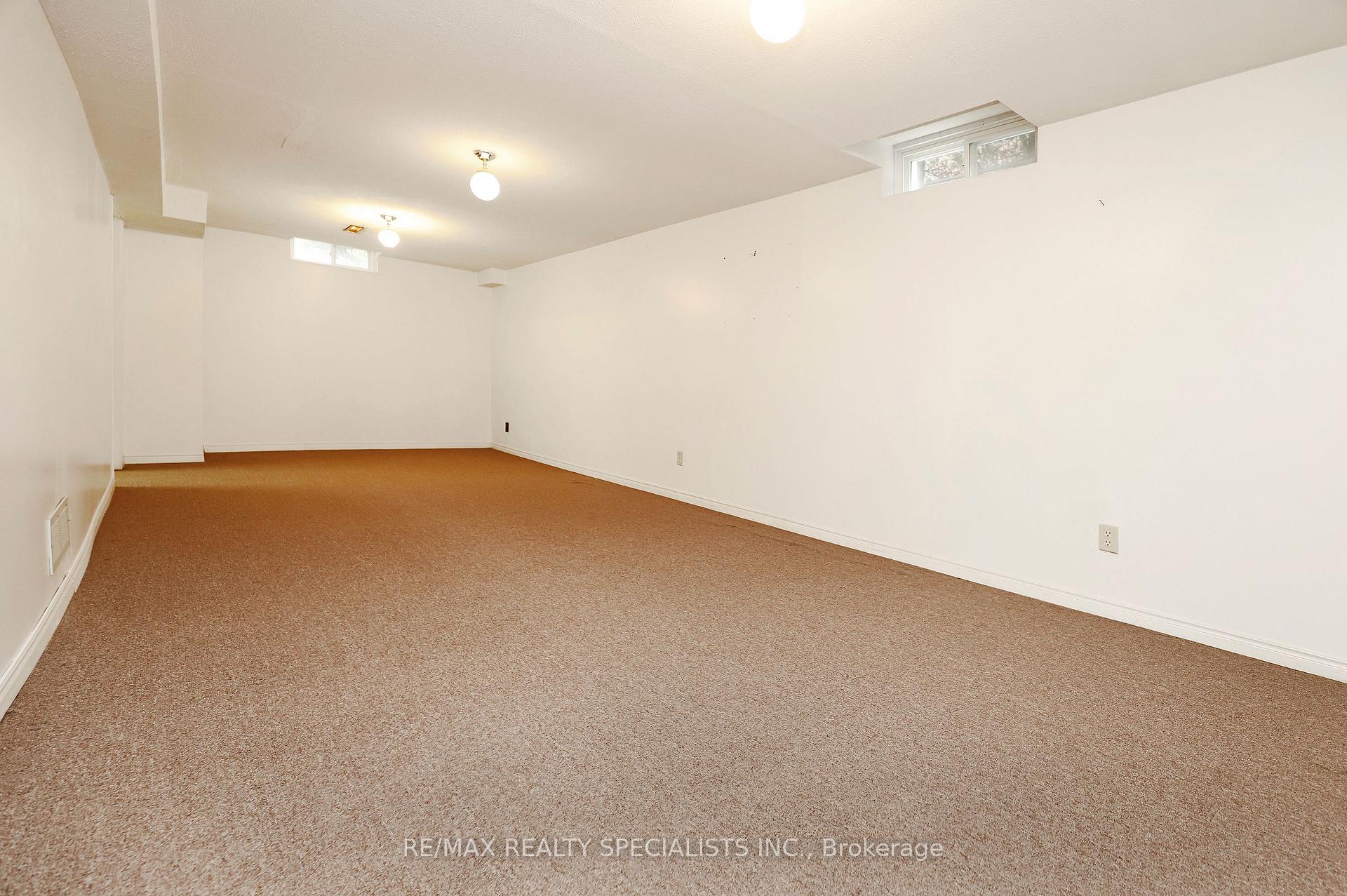 Photo 42 of 4 Mowat Court, Brampton, Heart Lake East — HOMEH